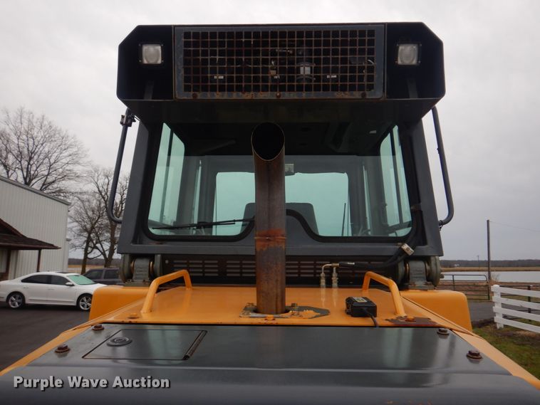 image for item DH8226 2004 John Deere 655C  track loader