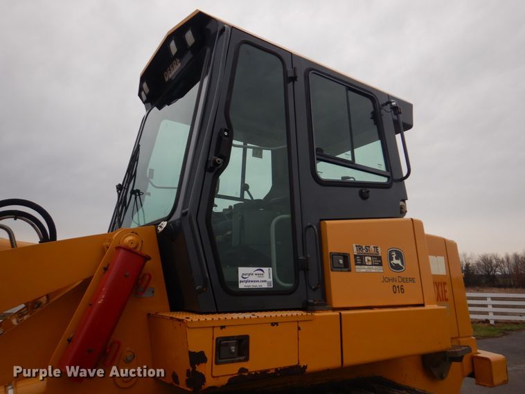 image for item DH8226 2004 John Deere 655C  track loader