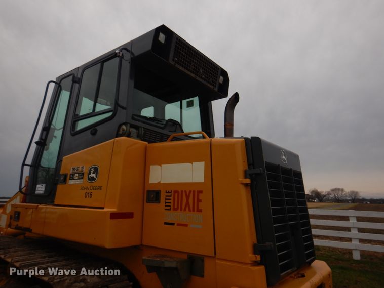 image for item DH8226 2004 John Deere 655C  track loader