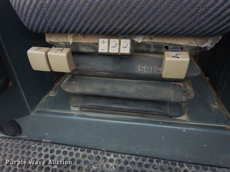 image for item DH8226 2004 John Deere 655C  track loader