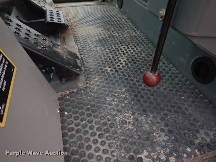 image for item DH8226 2004 John Deere 655C  track loader