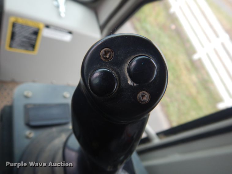 image for item DH8226 2004 John Deere 655C  track loader