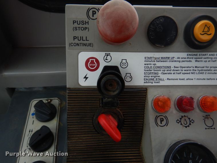 image for item DH8226 2004 John Deere 655C  track loader