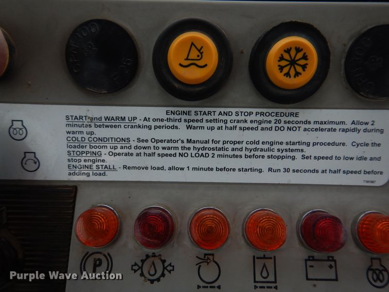 image for item DH8226 2004 John Deere 655C  track loader