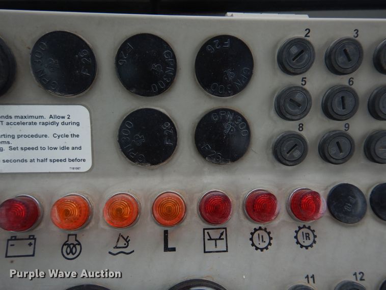 image for item DH8226 2004 John Deere 655C  track loader