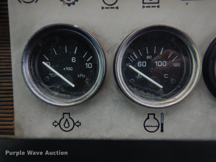 image for item DH8226 2004 John Deere 655C  track loader