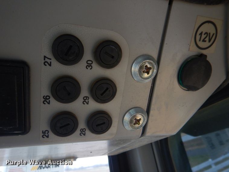 image for item DH8226 2004 John Deere 655C  track loader