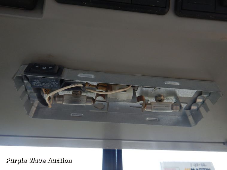 image for item DH8226 2004 John Deere 655C  track loader