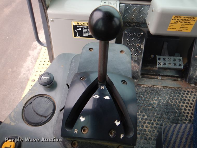 image for item DH8226 2004 John Deere 655C  track loader