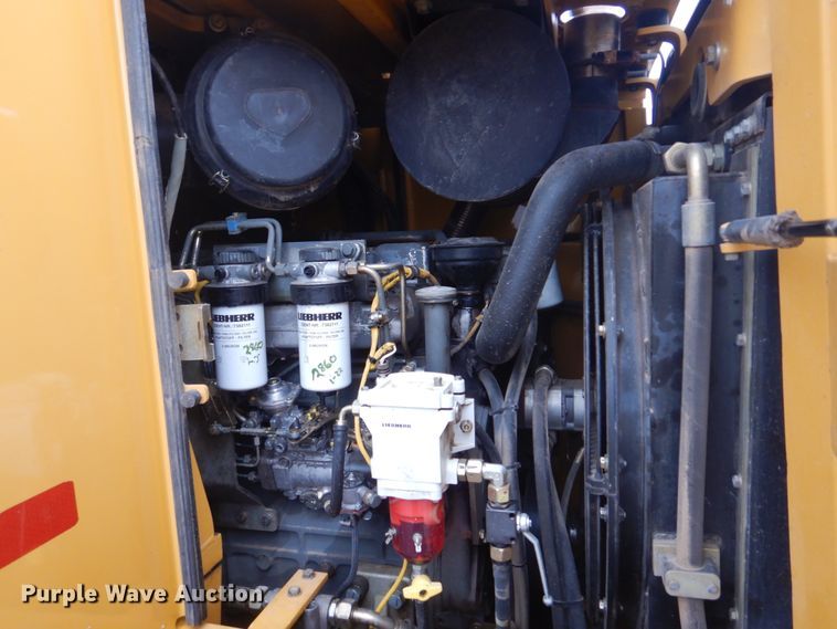 image for item DH8226 2004 John Deere 655C  track loader