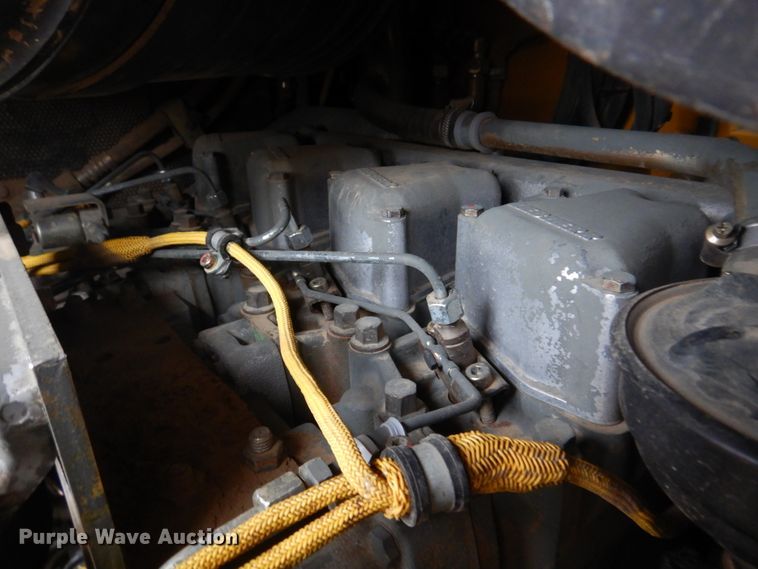 image for item DH8226 2004 John Deere 655C  track loader