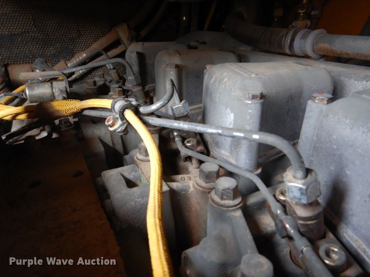 image for item DH8226 2004 John Deere 655C  track loader