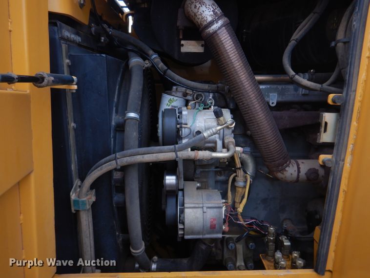 image for item DH8226 2004 John Deere 655C  track loader