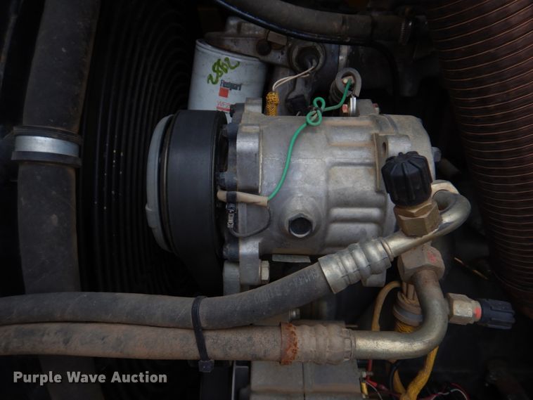 image for item DH8226 2004 John Deere 655C  track loader