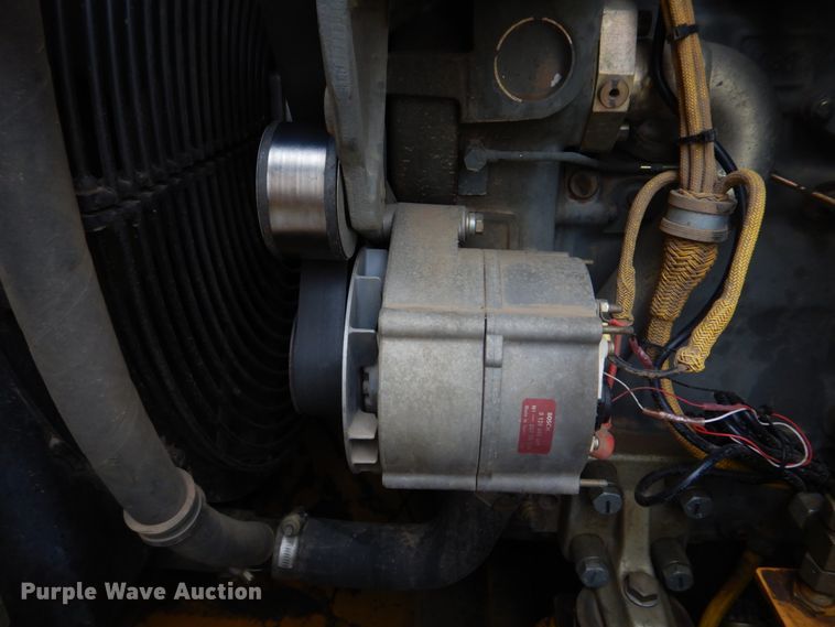 image for item DH8226 2004 John Deere 655C  track loader