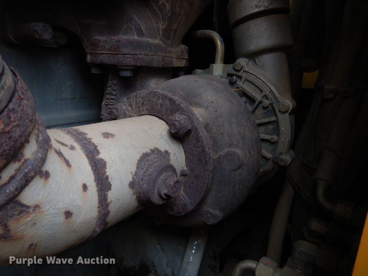 image for item DH8226 2004 John Deere 655C  track loader