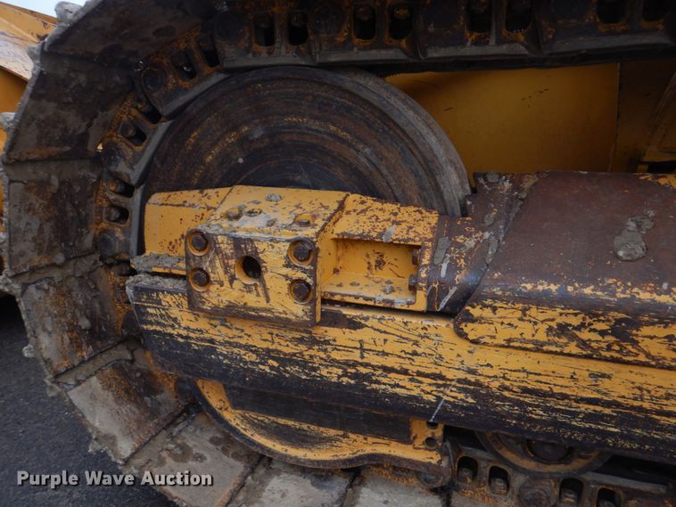 image for item DH8226 2004 John Deere 655C  track loader