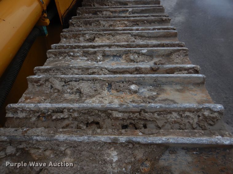 image for item DH8226 2004 John Deere 655C  track loader