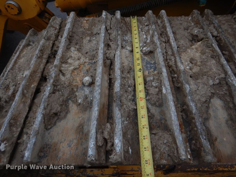 image for item DH8226 2004 John Deere 655C  track loader