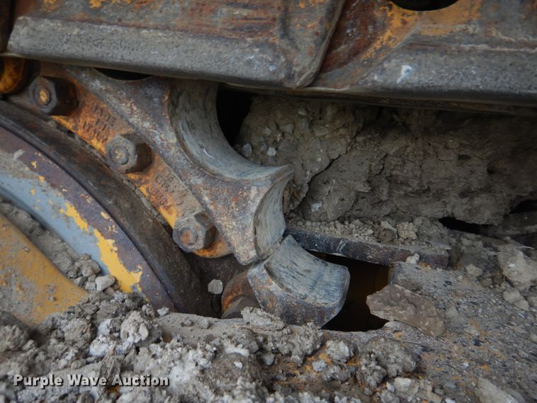 image for item DH8226 2004 John Deere 655C  track loader