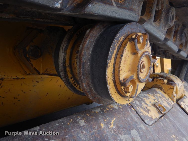 image for item DH8226 2004 John Deere 655C  track loader