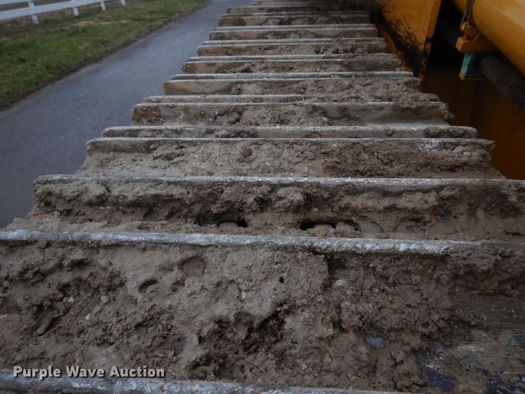 image for item DH8226 2004 John Deere 655C  track loader