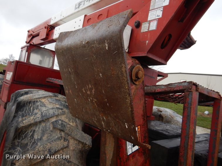 image for item DH8235 Brown Bear ATC9116  skidder with bucket