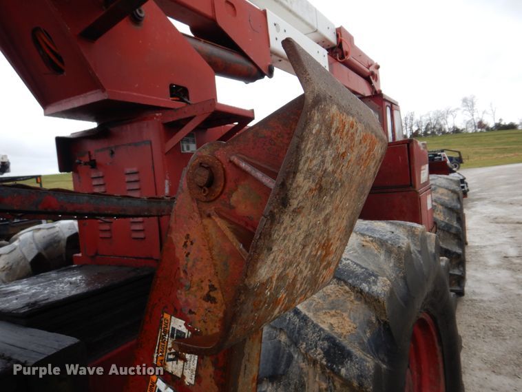image for item DH8235 Brown Bear ATC9116  skidder with bucket