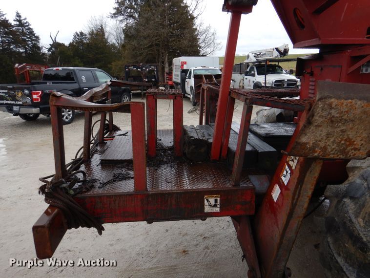 image for item DH8235 Brown Bear ATC9116  skidder with bucket