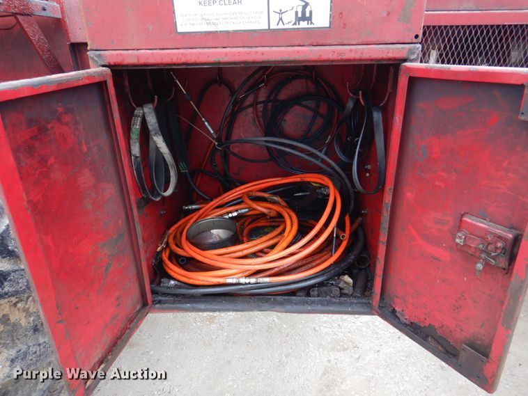 image for item DH8235 Brown Bear ATC9116  skidder with bucket