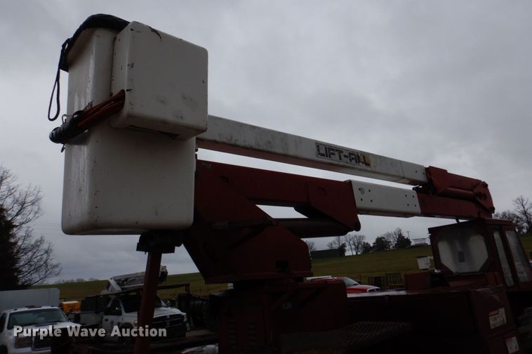 image for item DH8235 Brown Bear ATC9116  skidder with bucket