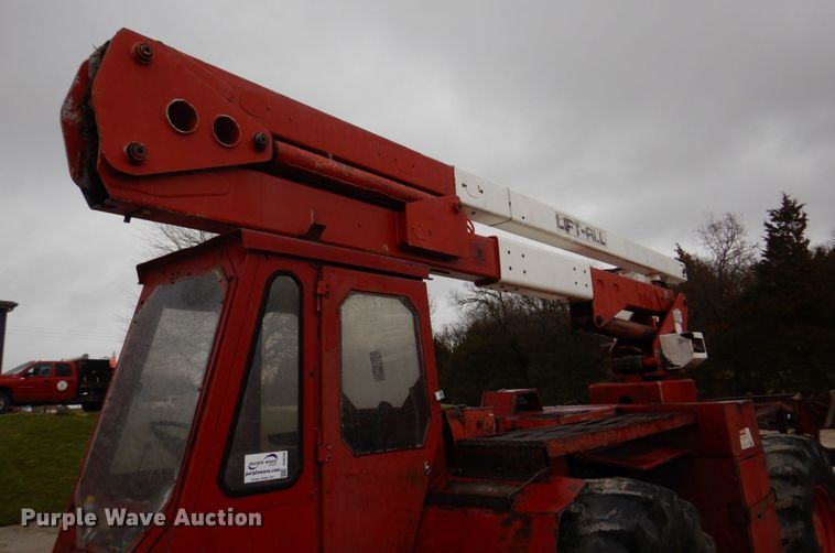 image for item DH8235 Brown Bear ATC9116  skidder with bucket