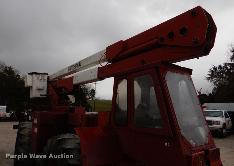 image for item DH8235 Brown Bear ATC9116  skidder with bucket