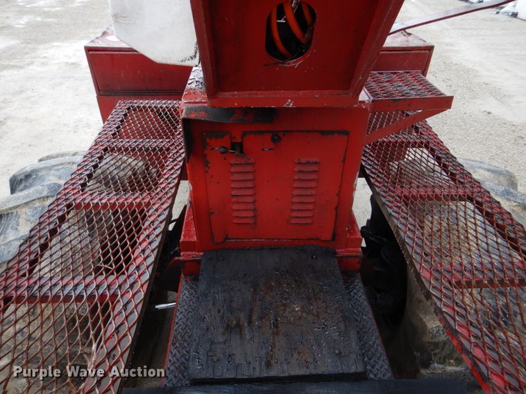 image for item DH8235 Brown Bear ATC9116  skidder with bucket