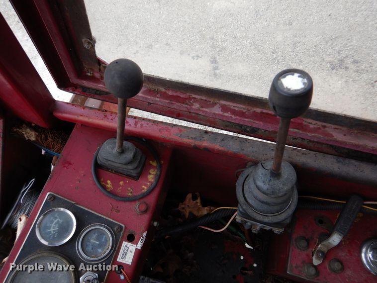 image for item DH8235 Brown Bear ATC9116  skidder with bucket