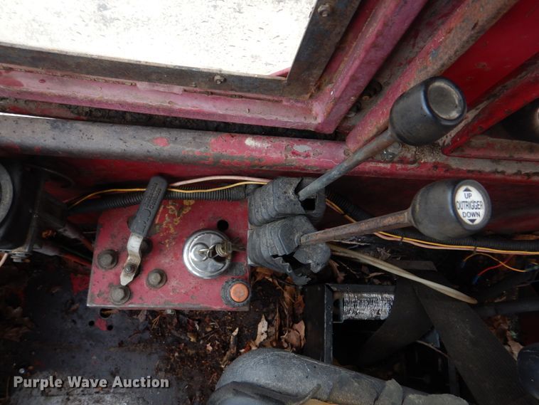 image for item DH8235 Brown Bear ATC9116  skidder with bucket