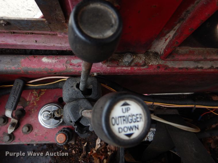 image for item DH8235 Brown Bear ATC9116  skidder with bucket