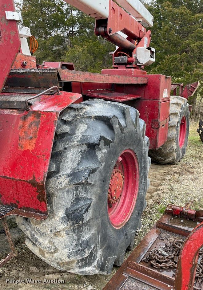 image for item DH8235 Brown Bear ATC9116  skidder with bucket