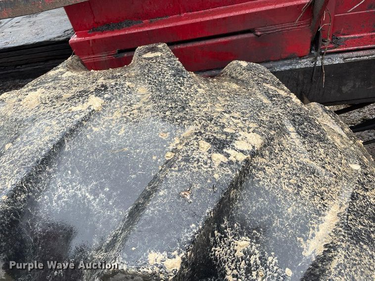 image for item DH8235 Brown Bear ATC9116  skidder with bucket