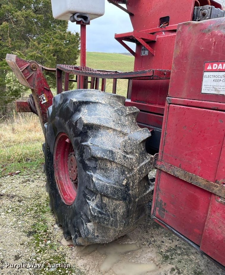image for item DH8235 Brown Bear ATC9116  skidder with bucket