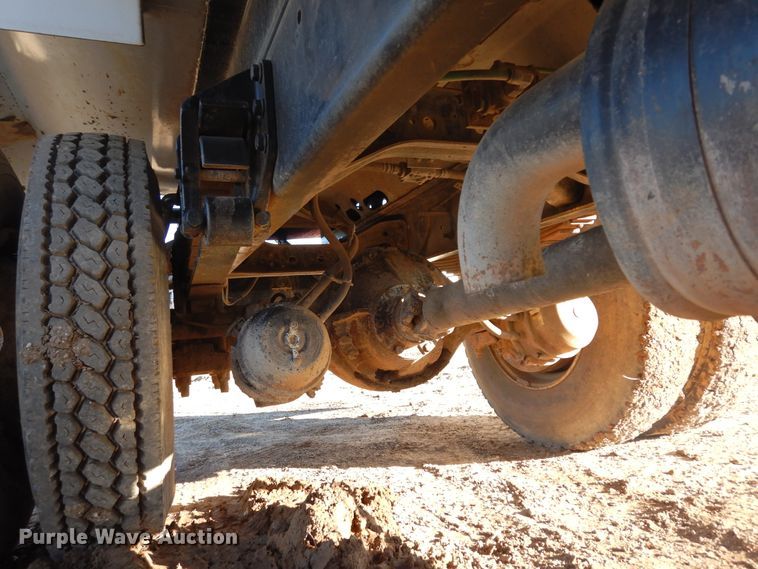 image for item DI8671 2004 Ford F750 Super Duty  water truck