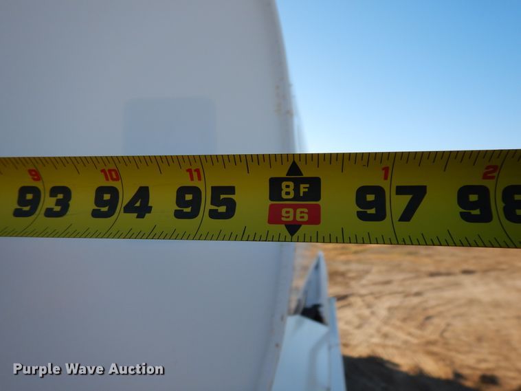 image for item DI8671 2004 Ford F750 Super Duty  water truck