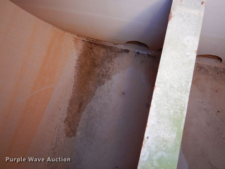 image for item DI8671 2004 Ford F750 Super Duty  water truck