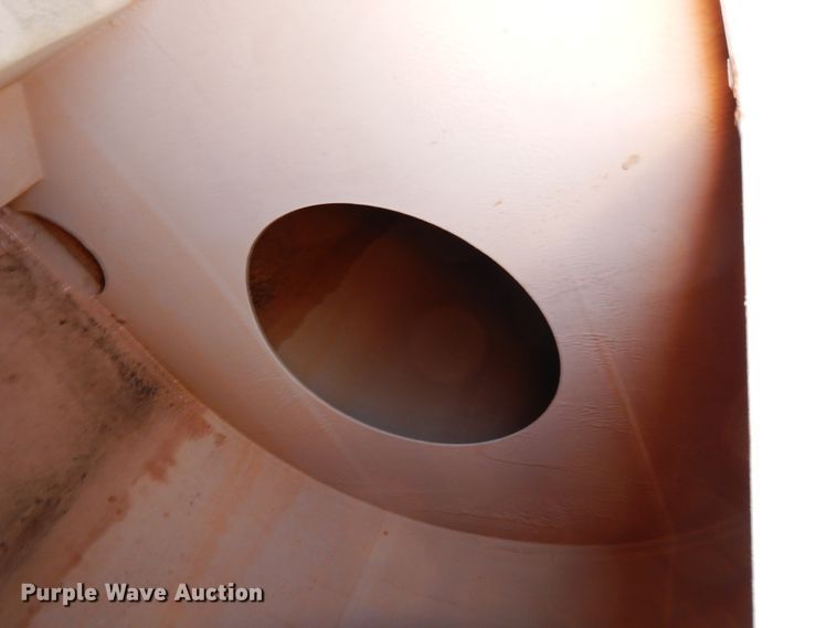 image for item DI8671 2004 Ford F750 Super Duty  water truck