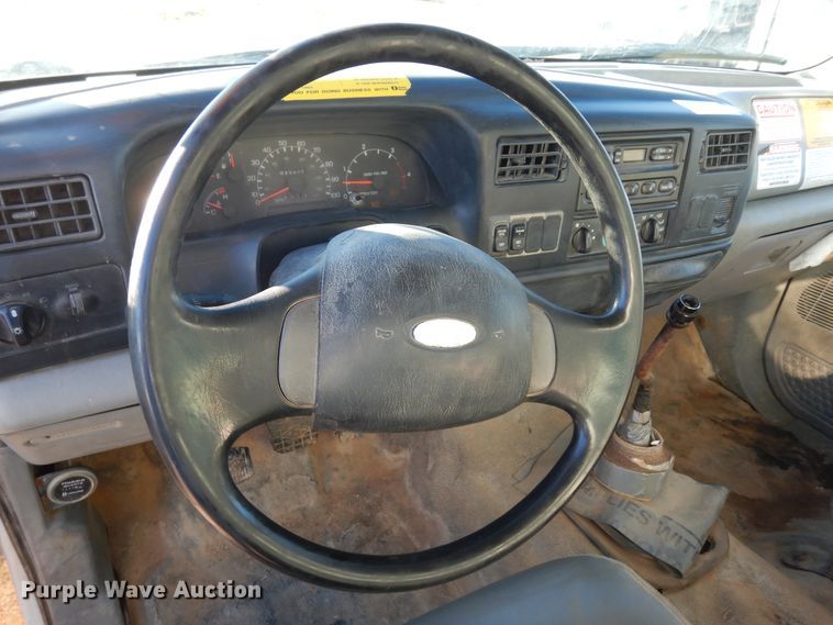 image for item DI8671 2004 Ford F750 Super Duty  water truck