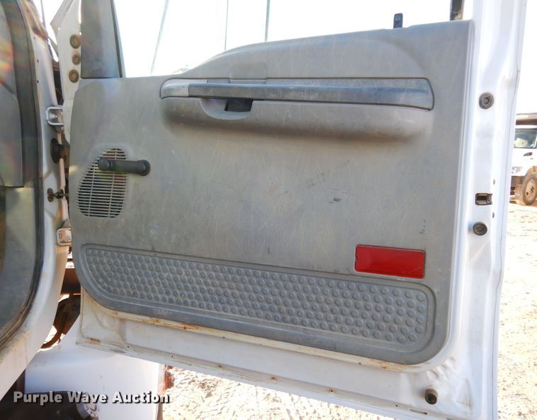 image for item DI8671 2004 Ford F750 Super Duty  water truck