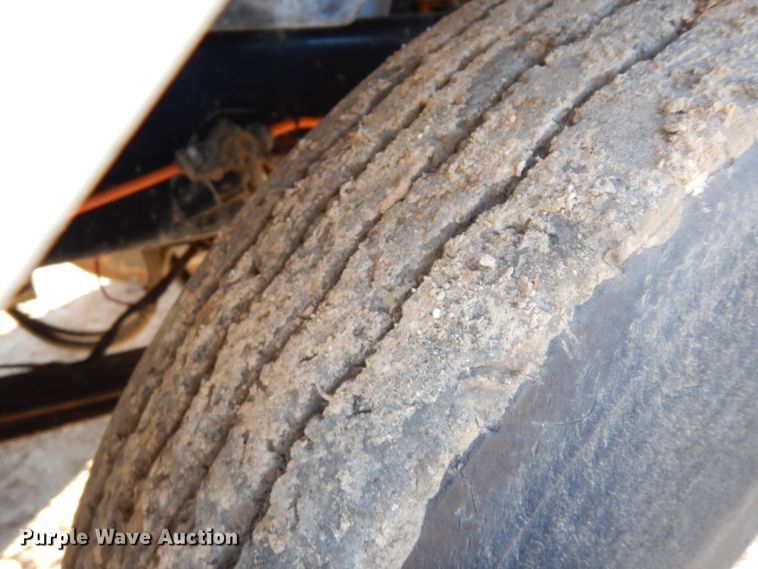 image for item DI8671 2004 Ford F750 Super Duty  water truck