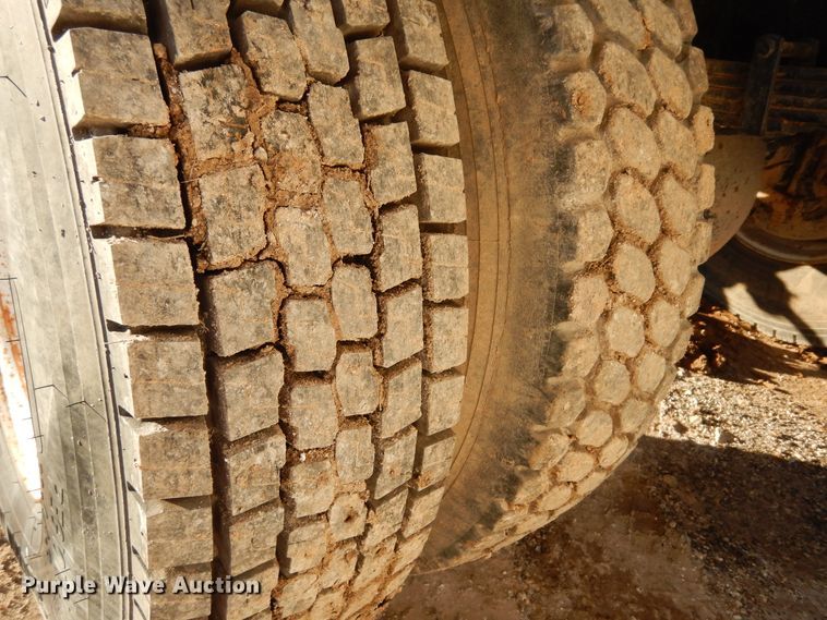 image for item DI8671 2004 Ford F750 Super Duty  water truck