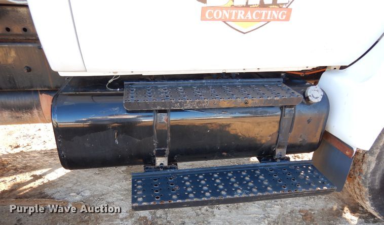 image for item DI8671 2004 Ford F750 Super Duty  water truck