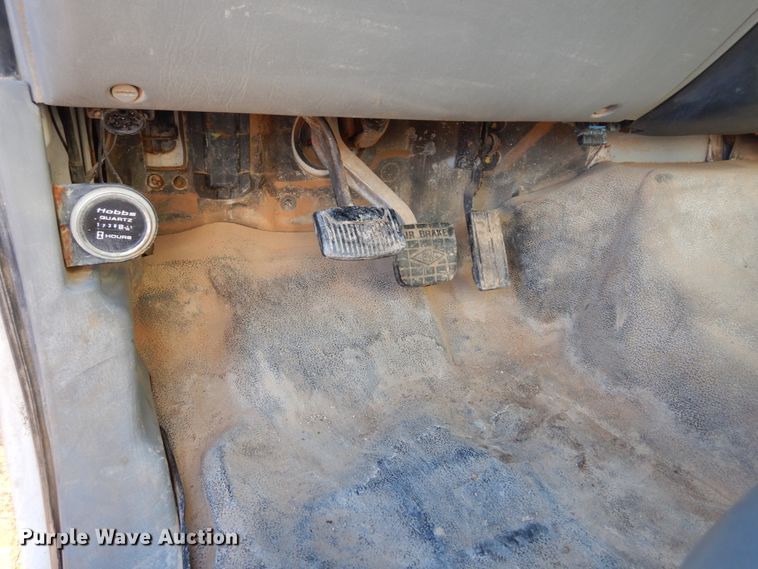 image for item DI8671 2004 Ford F750 Super Duty  water truck